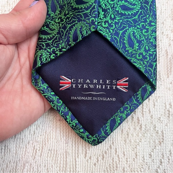 Charles Tyrwhitt 100% silk paisley iridescent neck tie - Picture 3 of 7